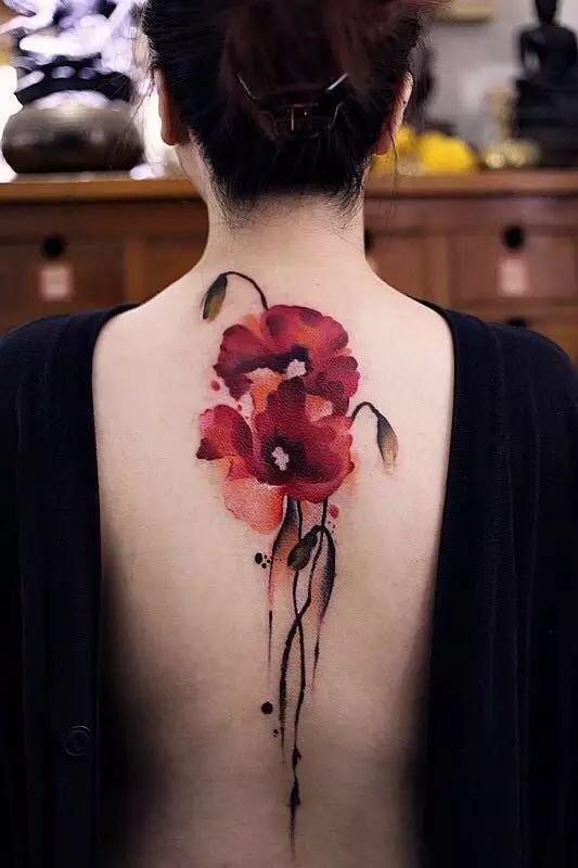水墨花纹身